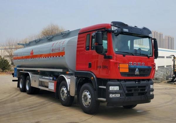 鋁合金易燃液體罐式運(yùn)輸車(chē)